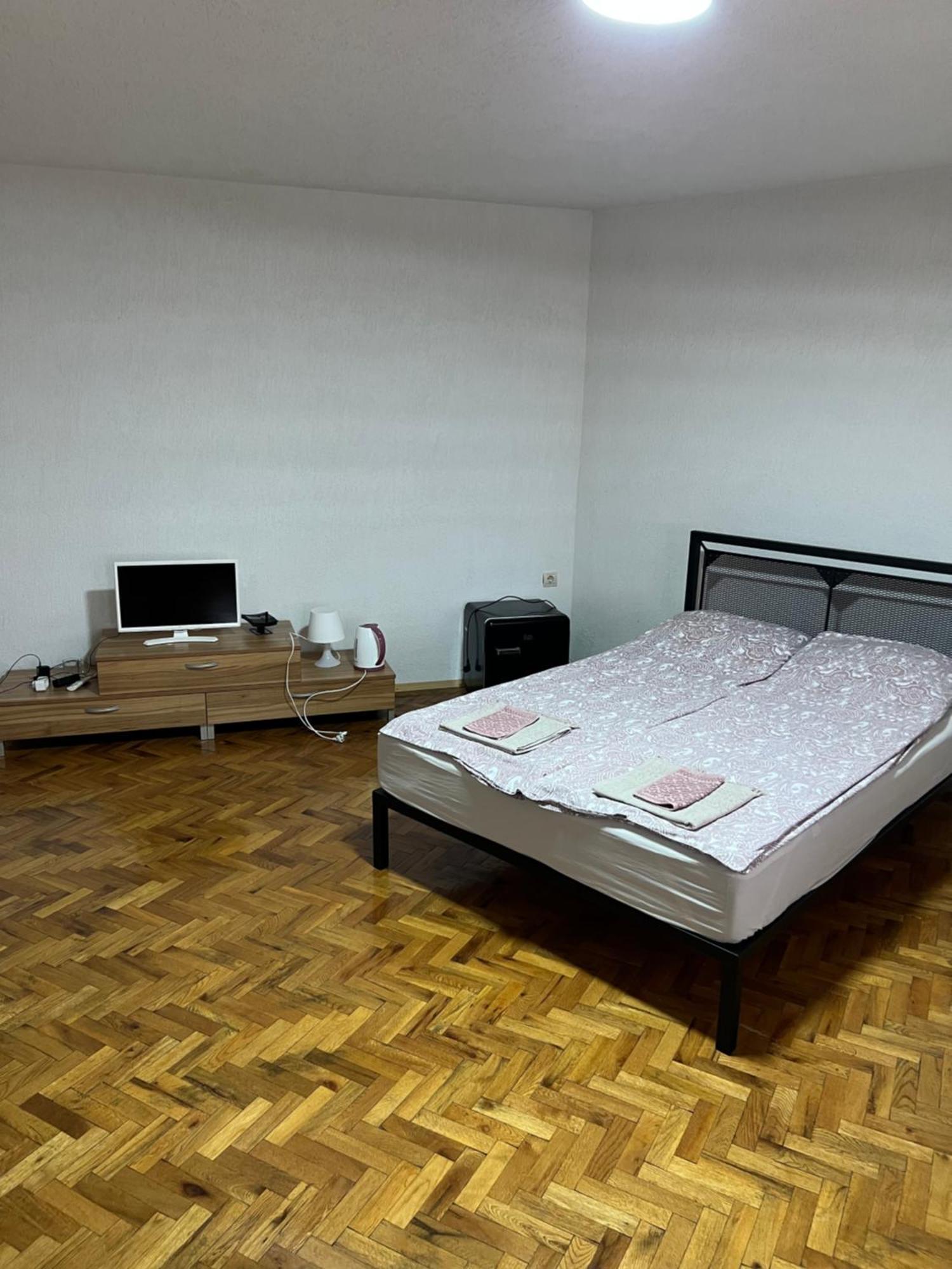 White Guest House 2 คาร์โลโว ภายนอก รูปภาพ